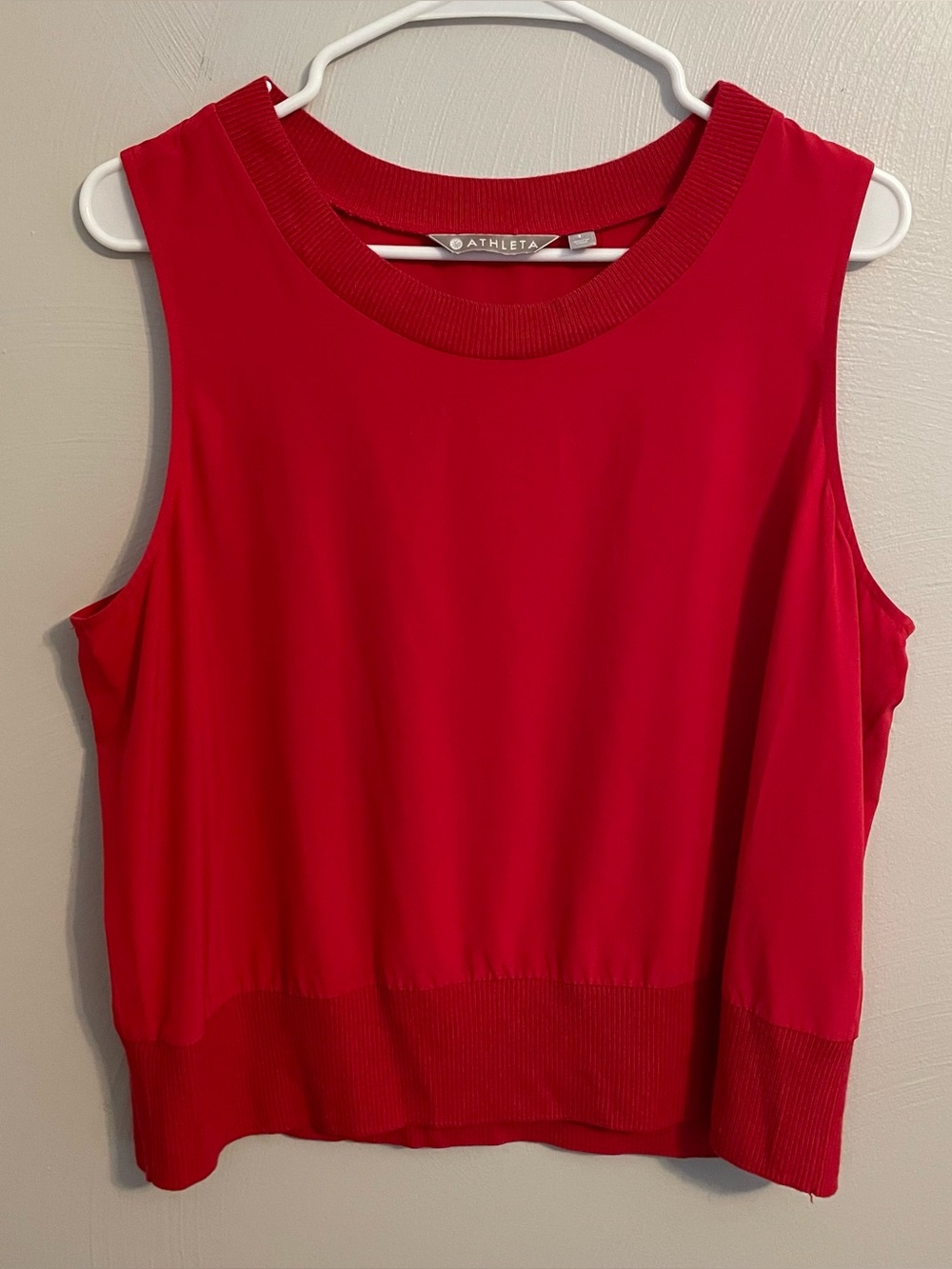 Athleta Women’s Red Tank Size Large